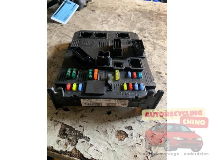 Zekeringkast van een Peugeot 206, Auto-onderdelen, Elektronica en Kabels, Peugeot, Gebruikt, 3 maanden garantie, Ophalen