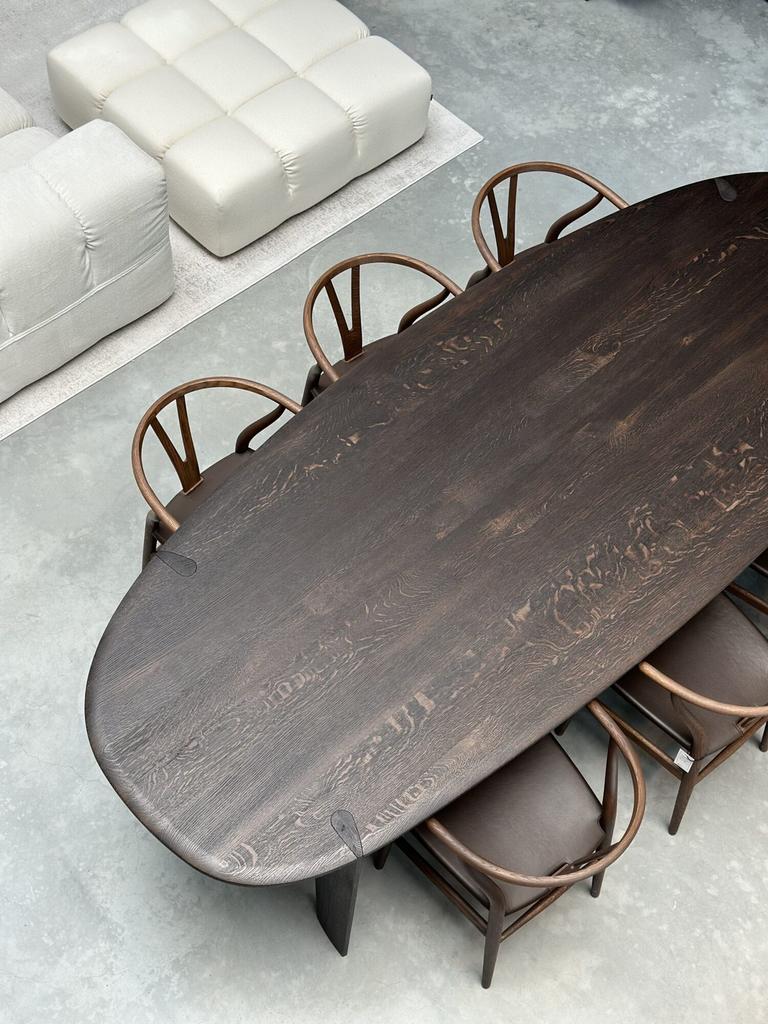 QLiv stone oval tafel 115x260cm showmodel LP € 5.500,-, Huis en Inrichting, Tafels | Eettafels, 200 cm of meer, Ophalen of Verzenden