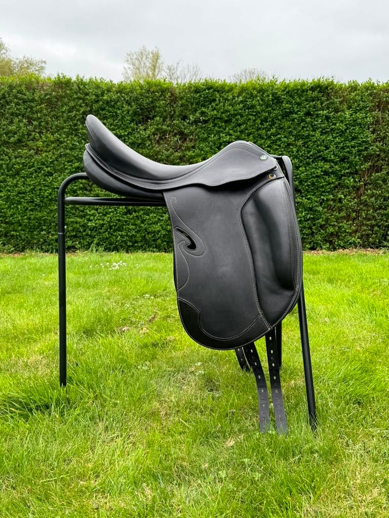 Dresuurzadel prestige, passion K dressage, 18” monoblad, Ophalen of Verzenden, Zo goed als nieuw, Dressuur