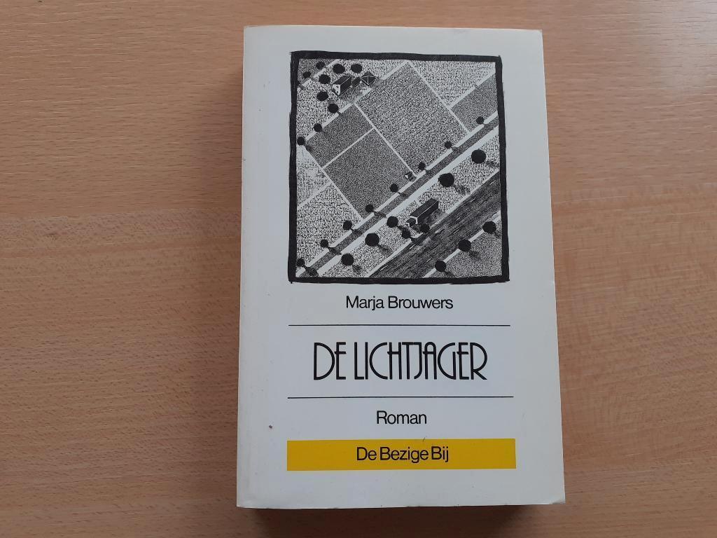 Marja Brouwers - De lichtjager, Boeken, Literatuur, Gelezen, Ophalen of Verzenden