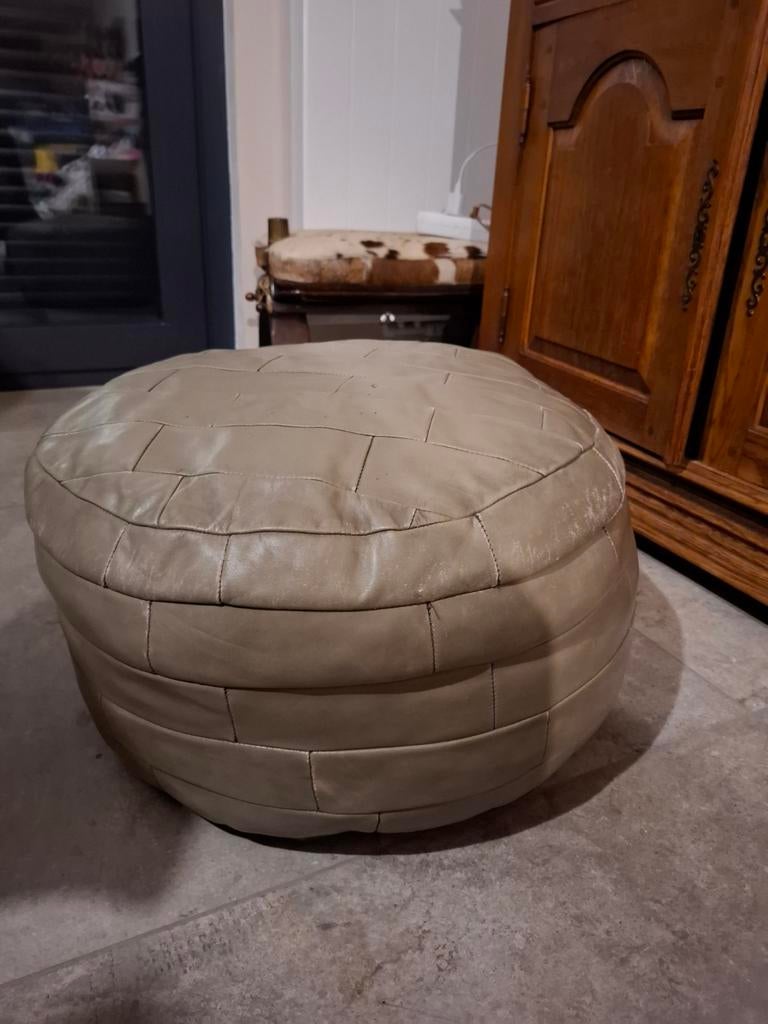 Gave stoere groen- grijze vintage leren lederen poef, Ophalen of Verzenden, Rond, Minder dan 50 cm