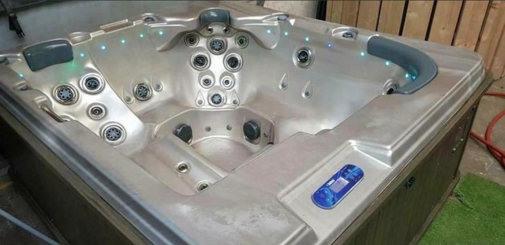 Foto 17 van ‼️INKOOP ALLE JACUZZI'S EN ZWEMSPA'S ‼️