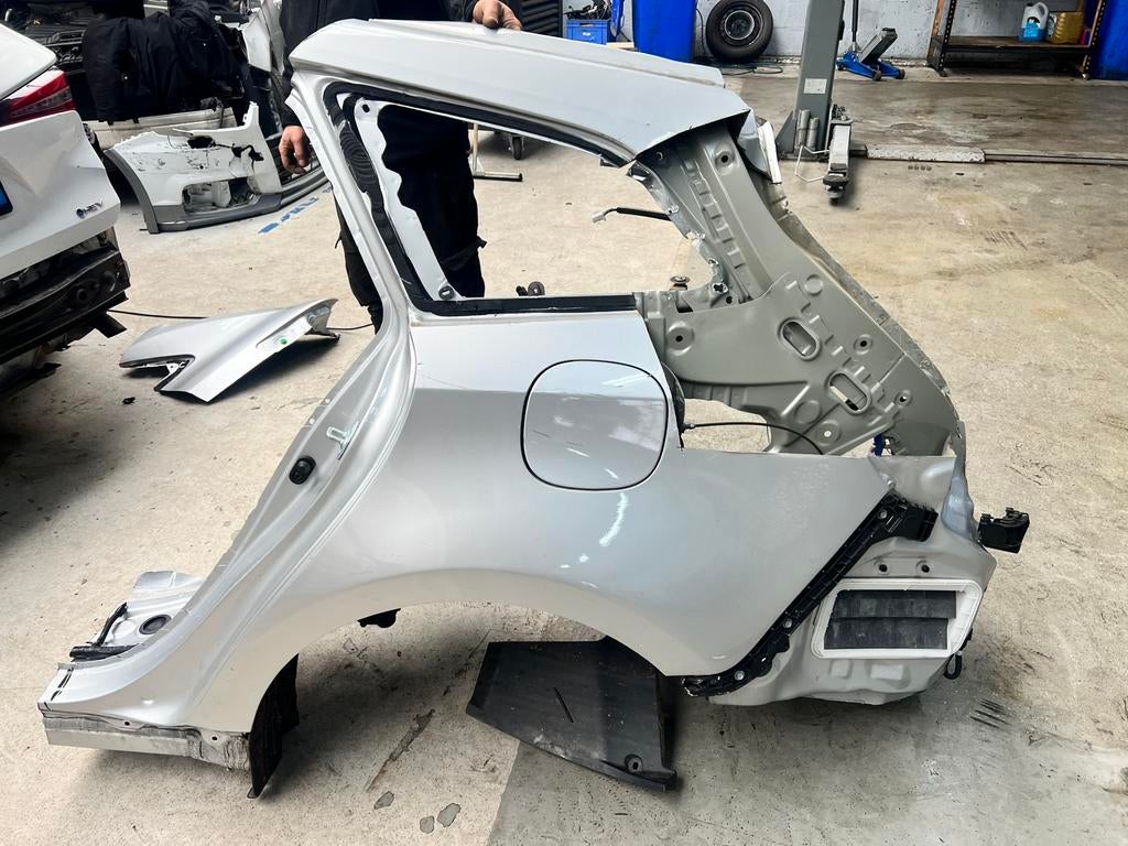Toyota Corolla Touring Sports E210 linker achterscherm 2022, Ophalen, Gebruikt, Spatbord, Toyota