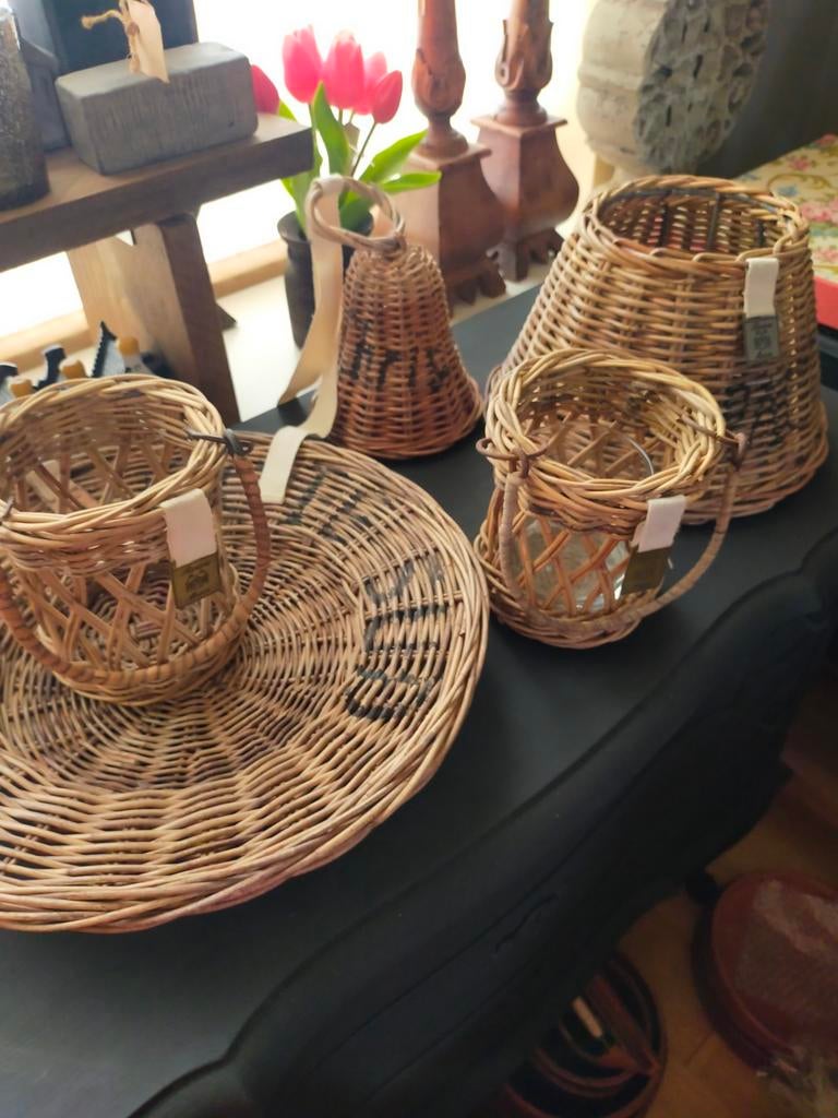 Riviera Maison rieten schaal windlichten lampenkap en bel, Huis en Inrichting, Woonaccessoires | Schalen en Manden, Ophalen, Zo goed als nieuw