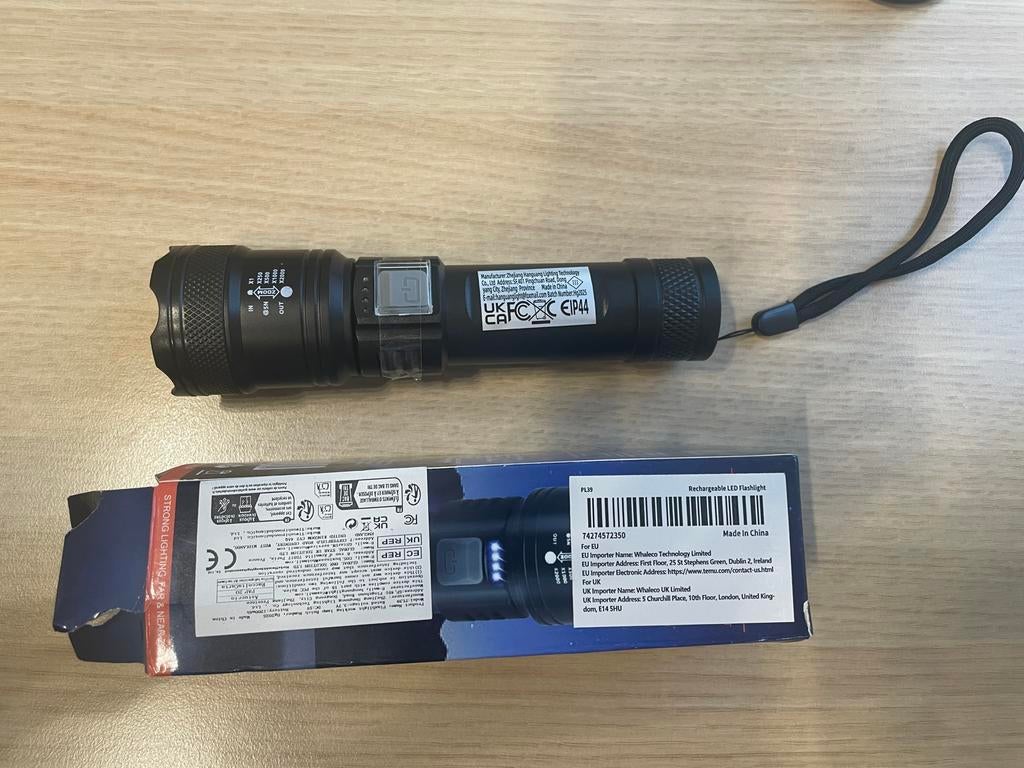 Oplaadbare LED zaklamp met sterke licht, Ophalen of Verzenden, Nieuw, Accu