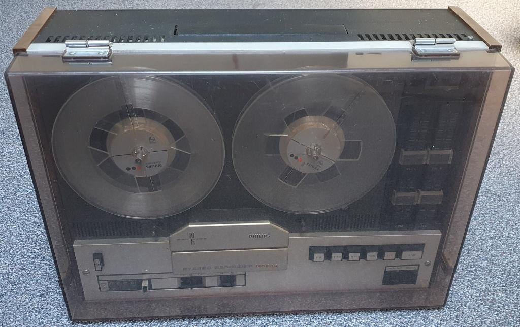 Nostalgische Philips N4414 bandrecorder uit begin jaren 70, Audio, Tv en Foto, Bandrecorders, Defecte bandrecorder, Met stofkap