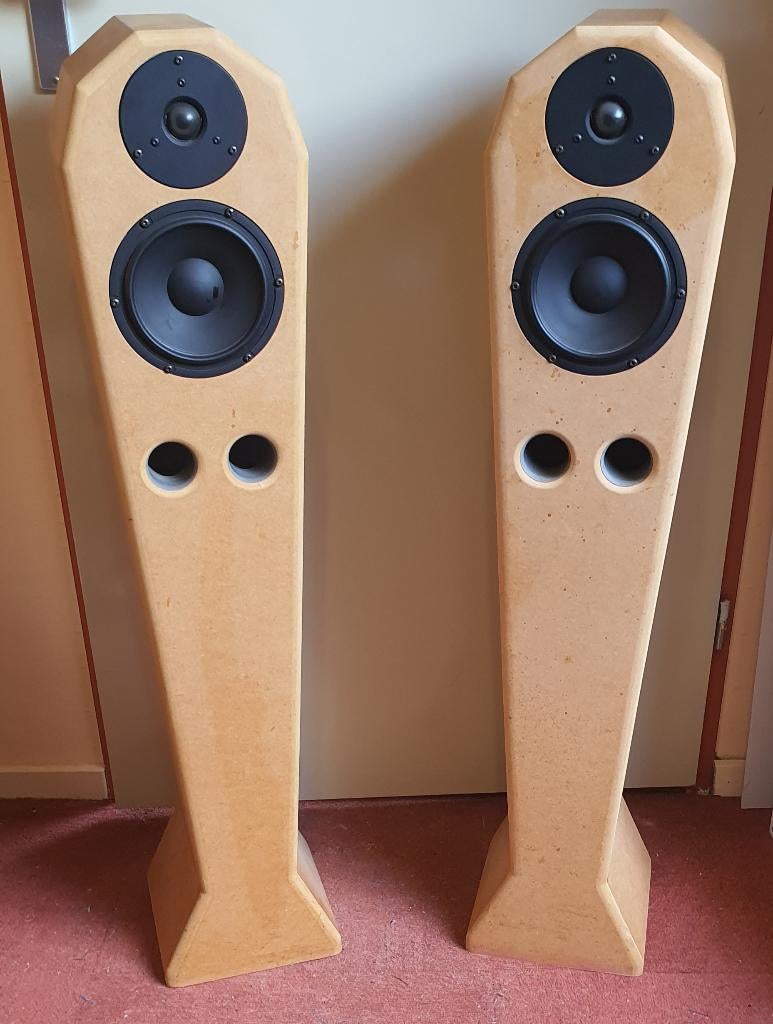 High-end luidsprekers met Morel units en Intertechnik filter, Zo goed als nieuw, 120 watt of meer, Front, Rear of Stereo speakers