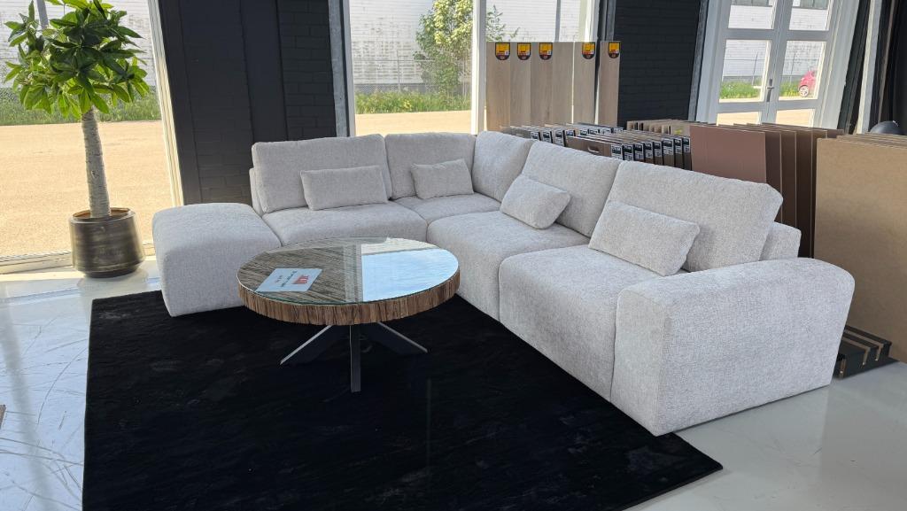 Foto 3 van Direct ophalen | Hoekbank lounge Boucle | Comfort| Utrecht