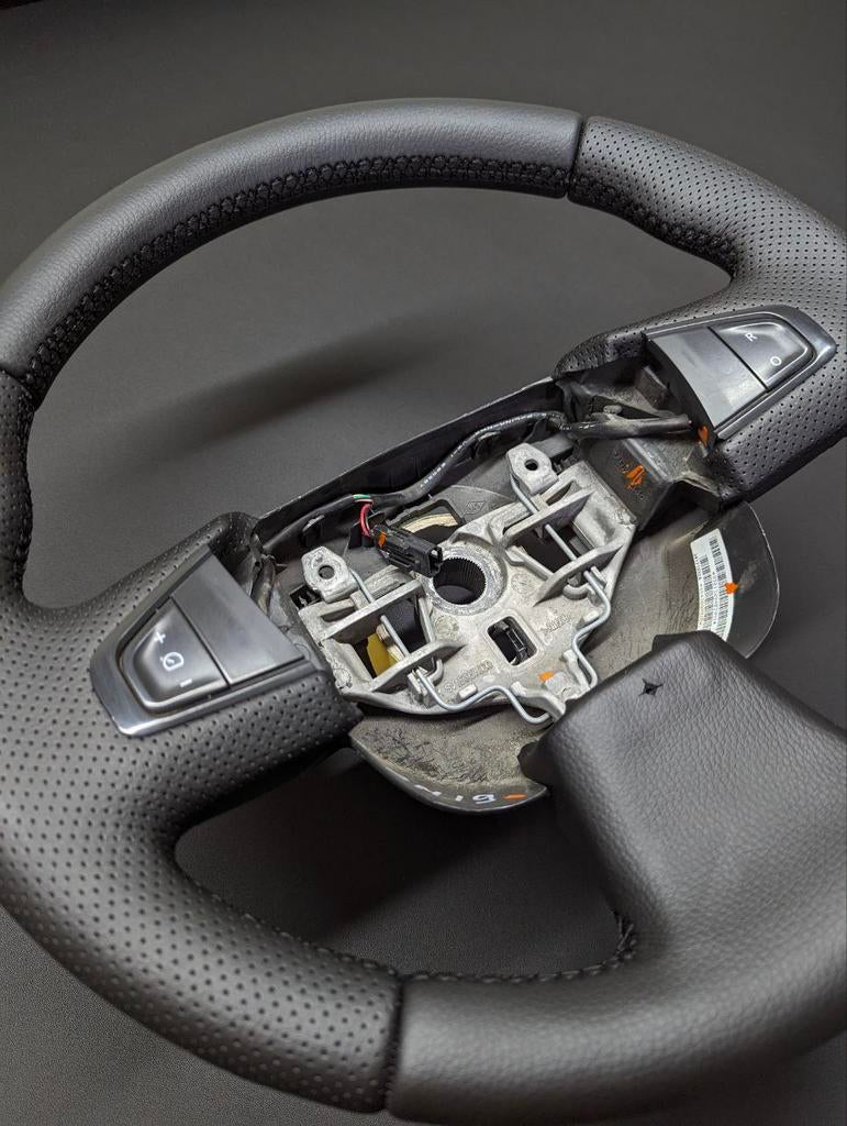 Renault Master Stuur OPNIEUW BEKLEED, Renault, Van 't Hoffsttraat 17 2665 JL Bleiswijk, Autoknap.nl@gmail.com, Nieuw