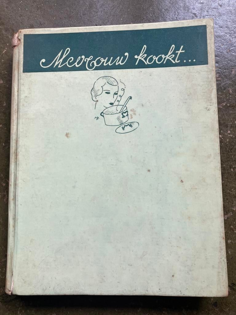 Kookboek 1935 MEVROUW KOOKT…, Boeken, Kookboeken, Ophalen of Verzenden, Gelezen