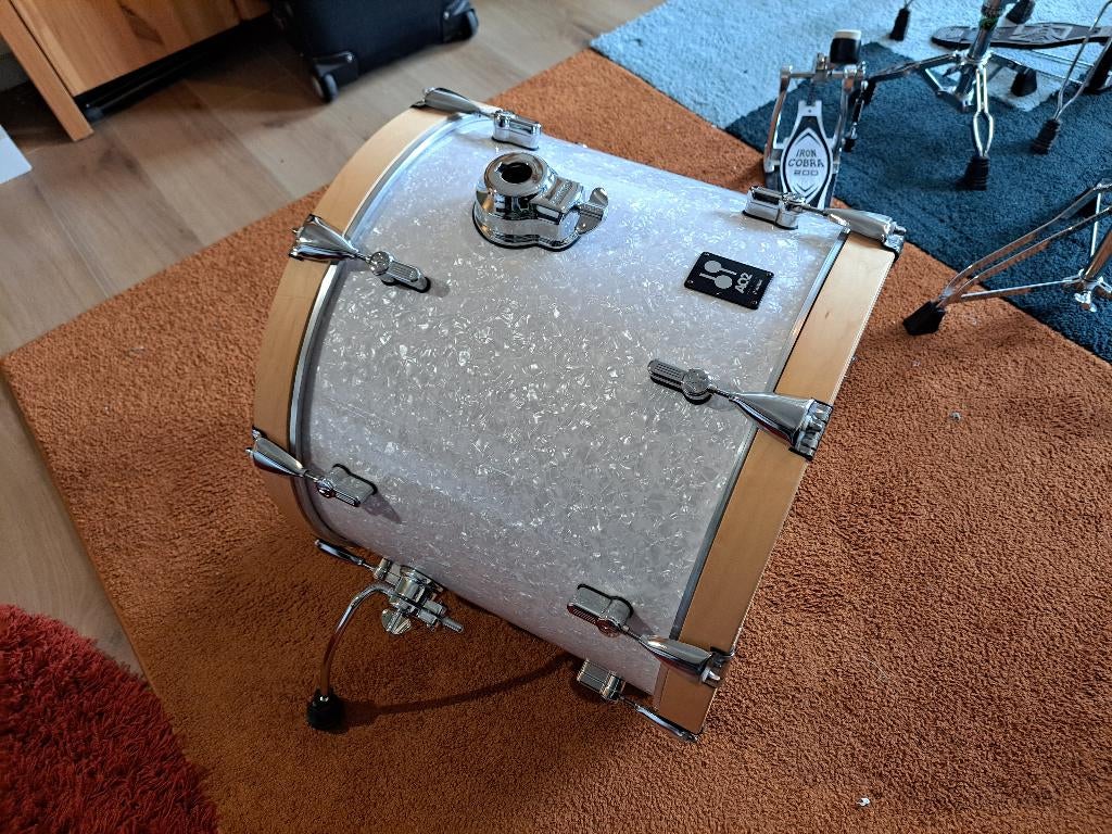 Sonor aq2 20x16 basdrum whp, Muziek en Instrumenten, Drumstellen en Slagwerk, Ophalen of Verzenden, Zo goed als nieuw, Sonor