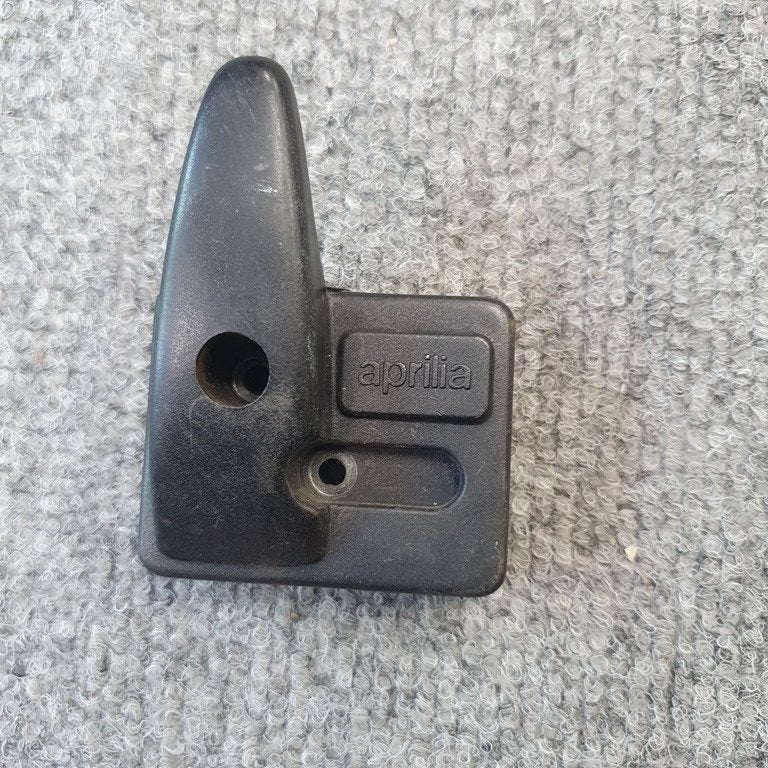 Tashaak tas haak Aprilia SR50 SR 50 | 104815 onderdelen 220, Ophalen of Verzenden, Gebruikt, Kap, Aprilia