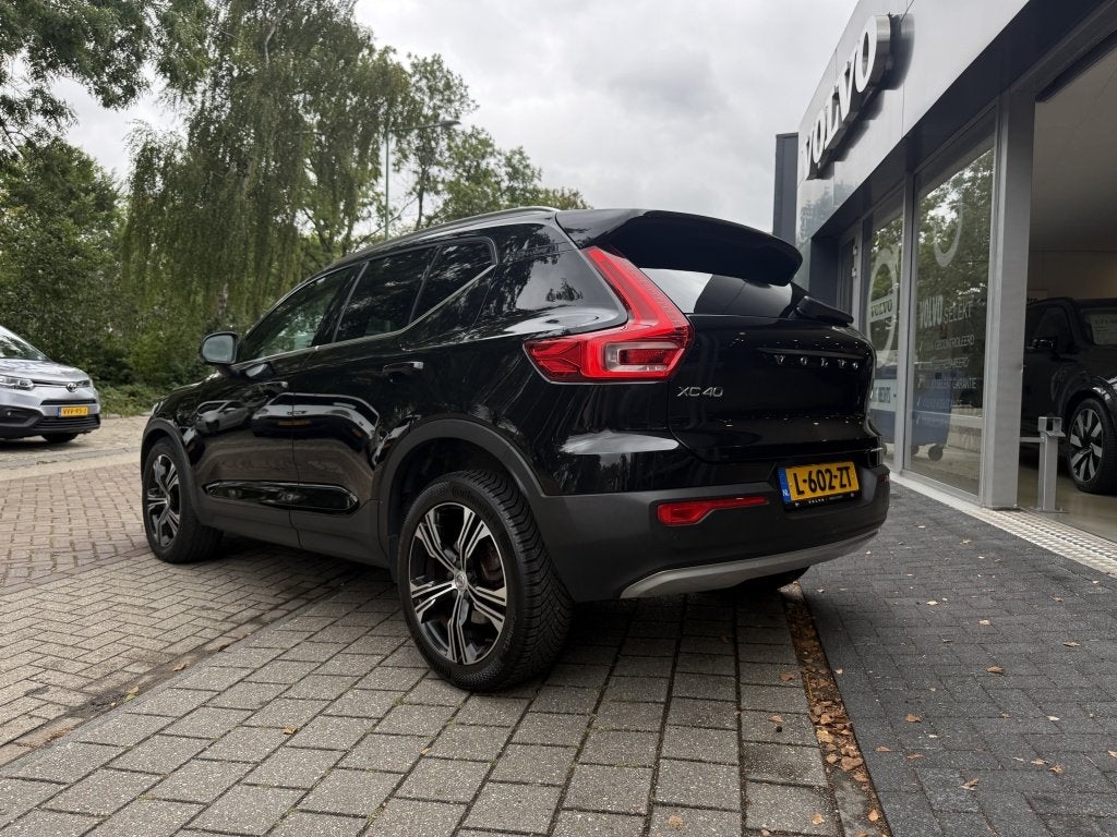 Volvo XC40 T4 Recharge Inscription | Trekhaak | Achteruitrij, Auto's, 1712 kg, Zwart, Bedrijf, Hybride Elektrisch/Benzine