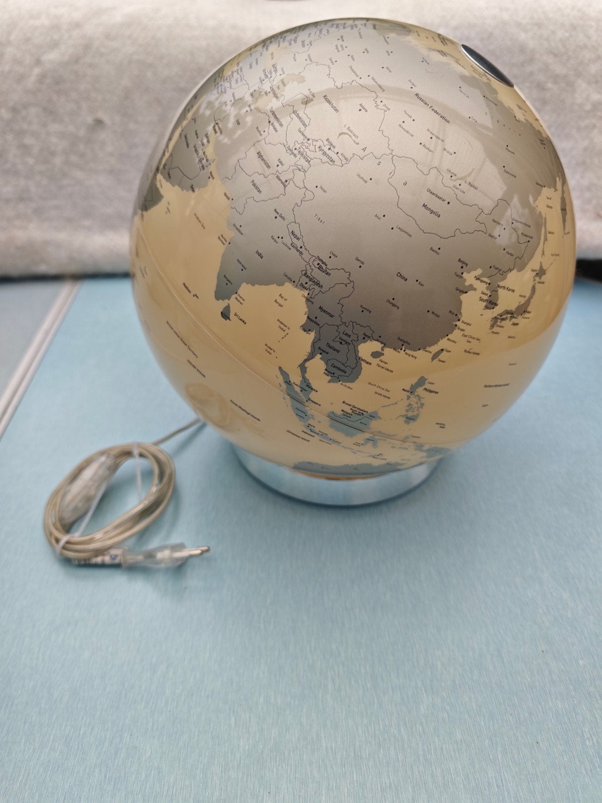 Verlichte wereldbol met gedetailleerde kaart, Gebruikt, Kunststof, Ophalen of Verzenden, Verlicht