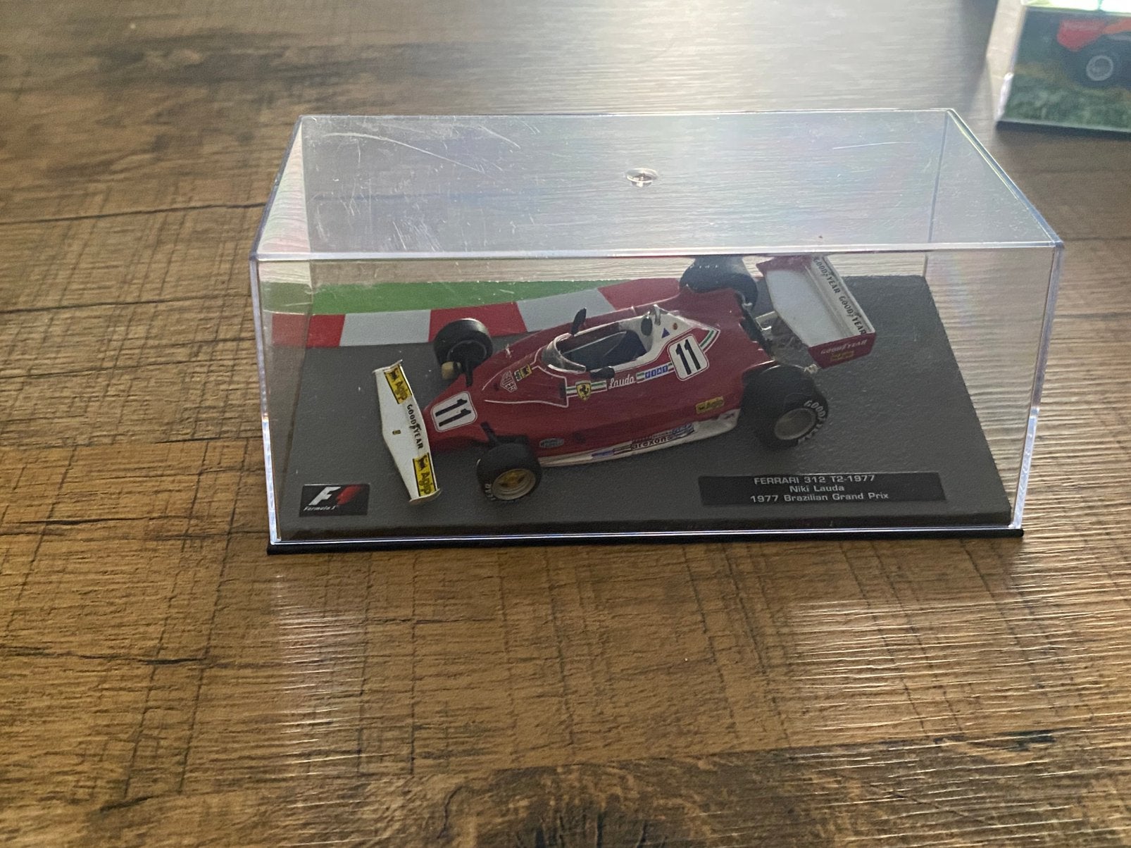 Niki Lauda Ferrari 1977 1:43, Ophalen of Verzenden, Zo goed als nieuw, Auto's