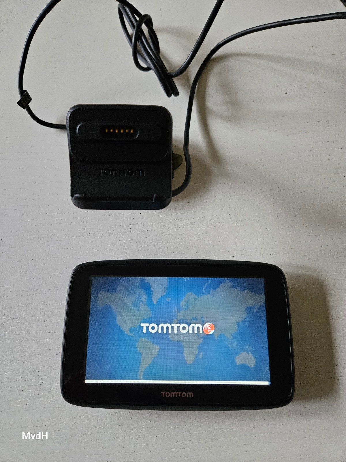 TomTom GO Essential 5 inch navigatiesysteem, Auto diversen, Autonavigatie, Ophalen of Verzenden