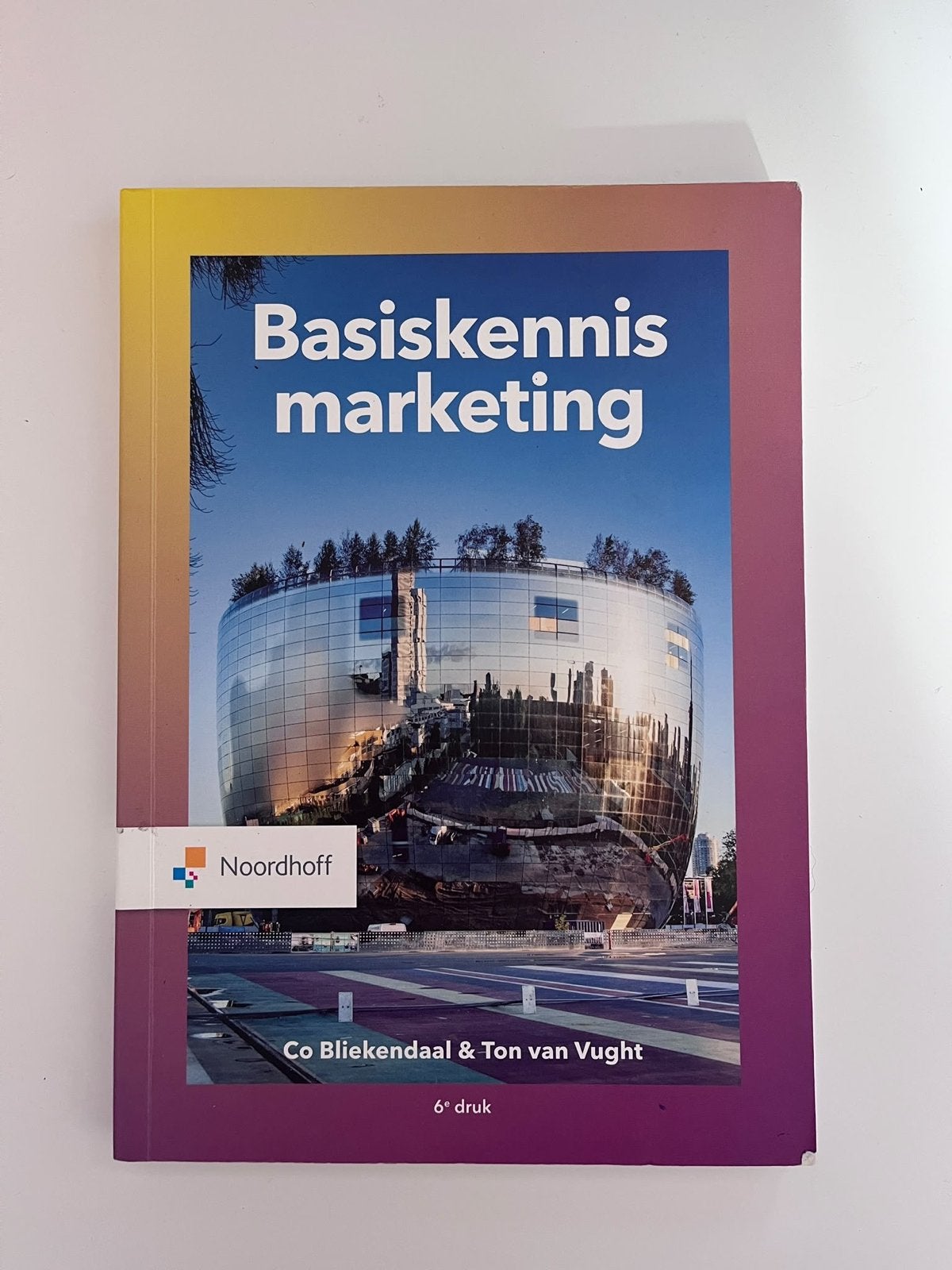 Basiskennis marketing - Co Bliekendaal & Ton van Vught, Ophalen of Verzenden, Gamma, Zo goed als nieuw, HBO