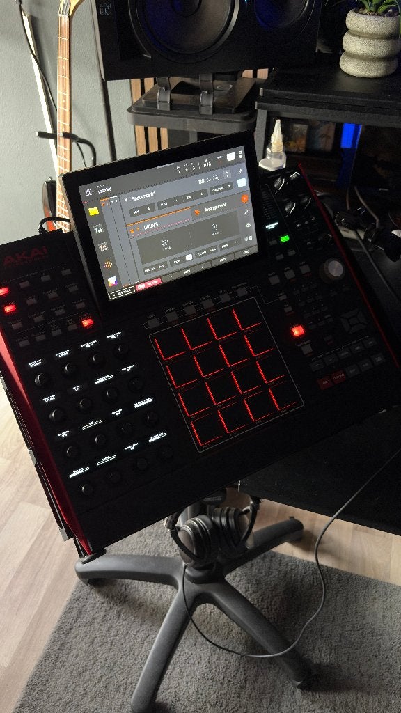 AKAI MPC X incl Stand en meer, Ophalen of Verzenden, Zo goed als nieuw