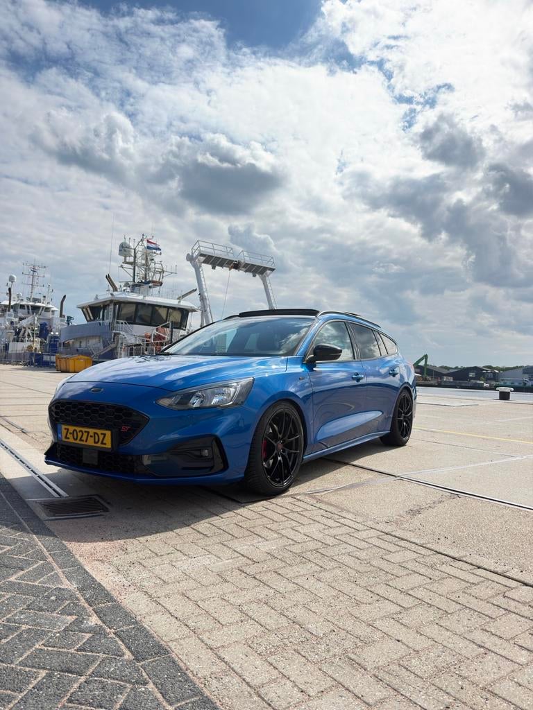 Ford Focus 1.5 Ecoboost 150pk Aut 2019 Blauw, 1345 kg, Leder en Stof, Stationwagon, Particulier