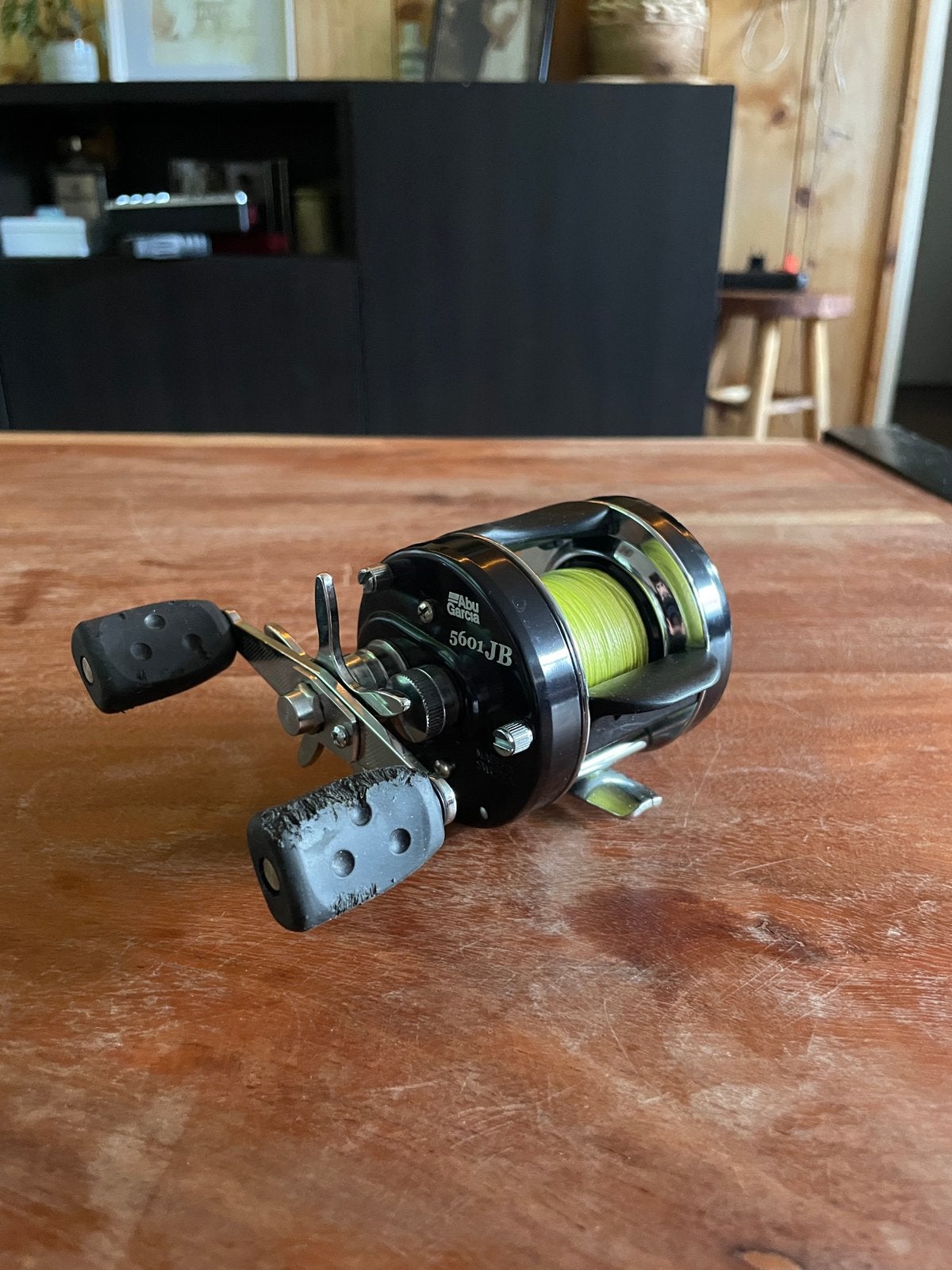 Abu Garcia Ambassadeur 5601JB reel, Ophalen of Verzenden, Zo goed als nieuw, Molen