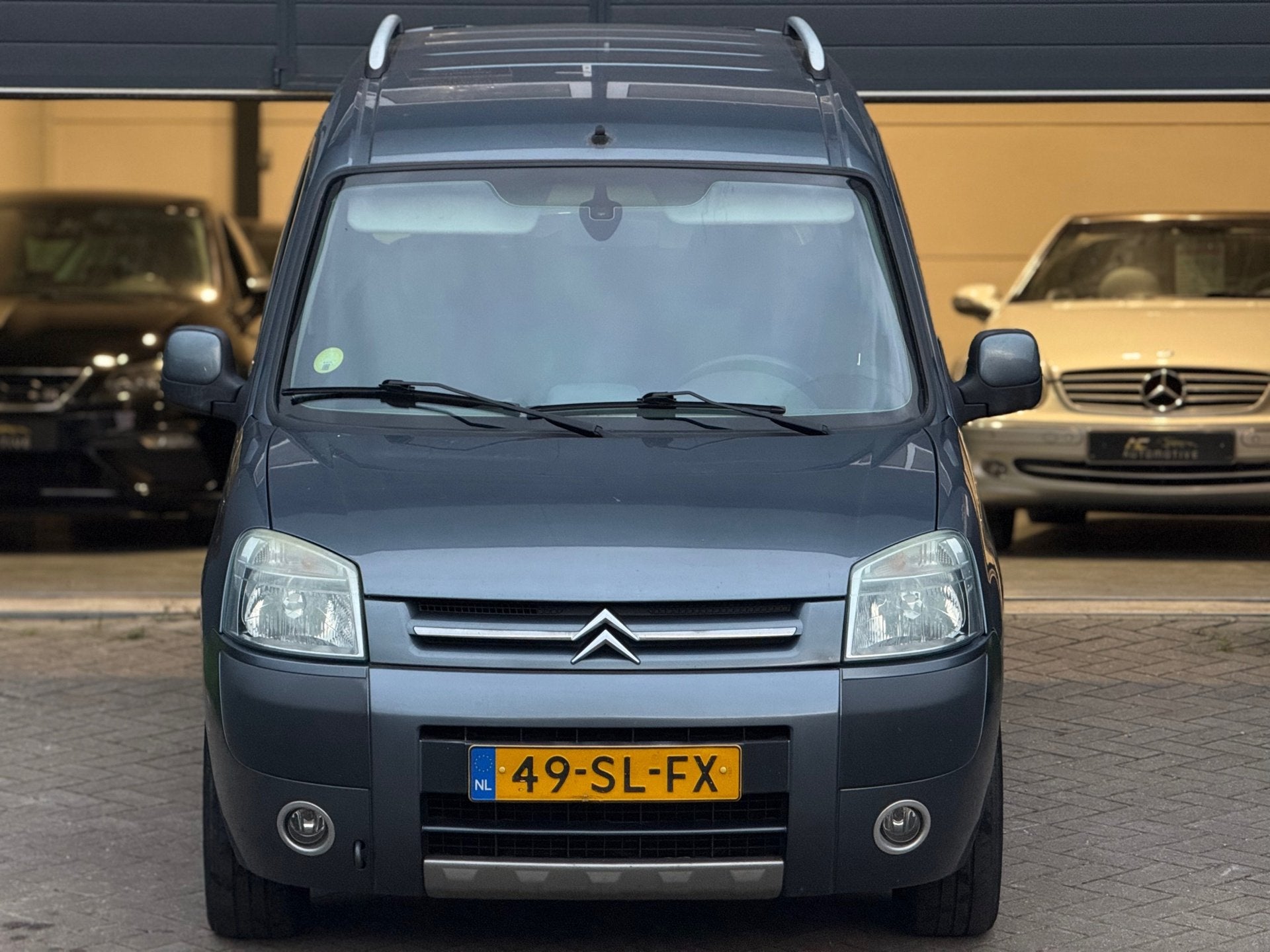 Citroen Berlingo 1.6i 16V X-TR Airco/Trekhaak, Auto's, Stof, Gebruikt, Origineel Nederlands, Handgeschakeld
