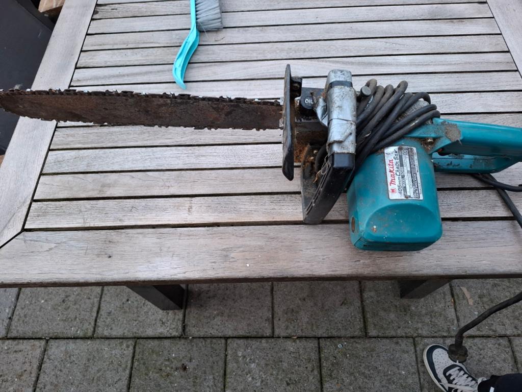 Oude Makita elektrische kettingzaag - 45 cm blad, Ophalen, Gebruikt, Kettingzaag, 30 tot 70 mm