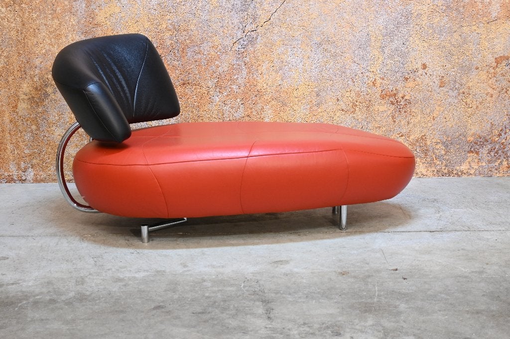 ZGANIEUW Rood/zwarte leren Leolux Kikko design chaise longue, Leolux, 100 tot 125 cm, Ophalen of Verzenden, Zo goed als nieuw