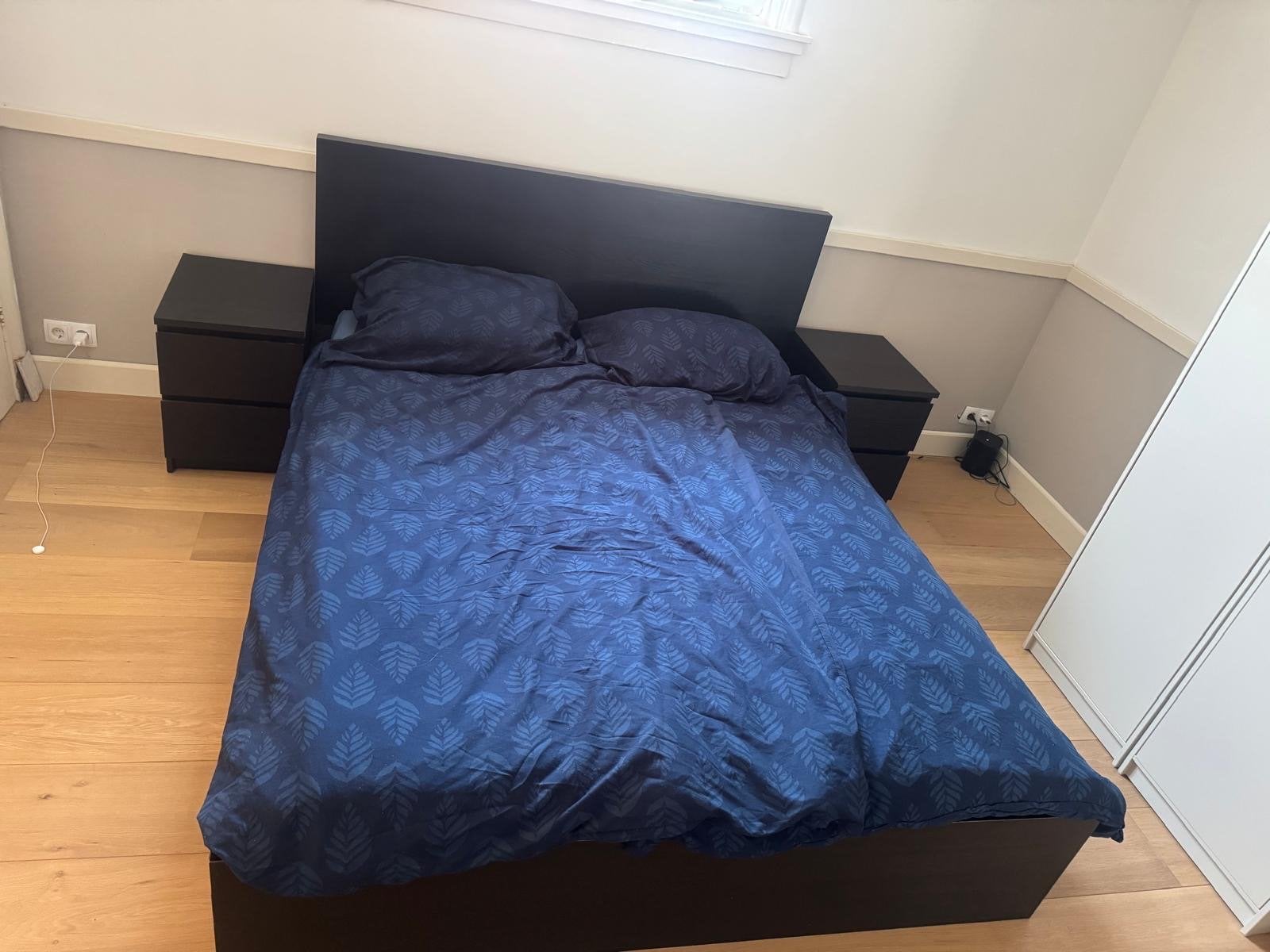 Complete Slaapkamer Inrichting: Malm Bed & Nachtka, Huis en Inrichting, Kasten | Ladekasten, 150 tot 200 cm, Ophalen of Verzenden