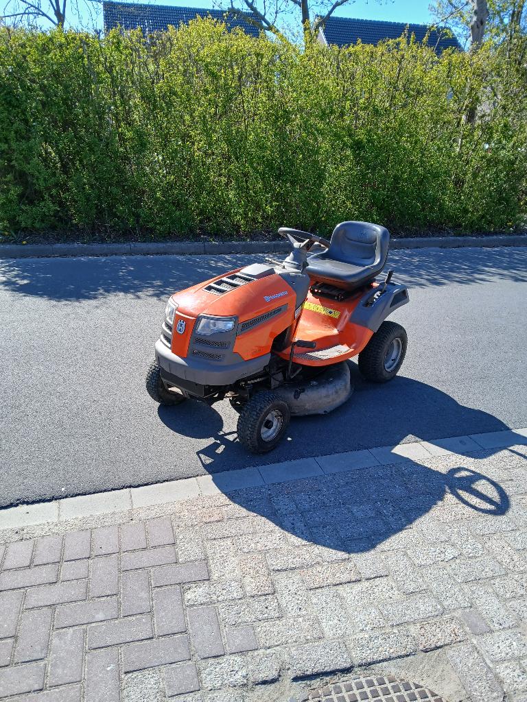 Husqvarna LTH126 Zitmaaier, Ophalen, Cirkelmaaier, Gebruikt, Benzine-grasmaaier