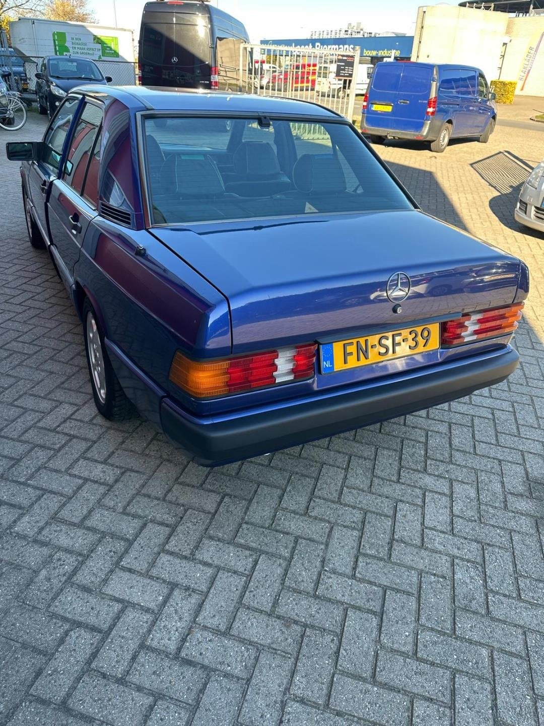 Mercedes-Benz 190-serie 2.3 E Avantgarde Sportline Azzurro,, Auto's, Automaat, Zwart, 4 cilinders, Blauw