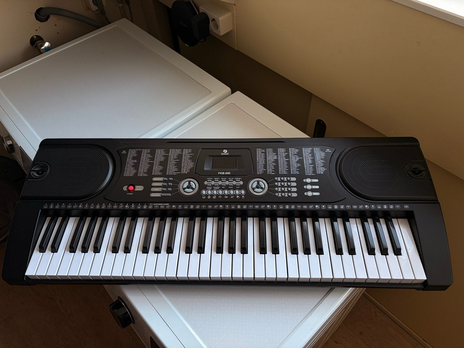 Fazley FKB-050 61-toetsen keyboard met microfoon en adapter, Muziek en Instrumenten, Ophalen, Zo goed als nieuw, 61 toetsen, Overige merken