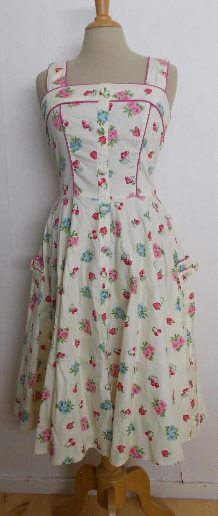 Aardbei/kersen katoenen print jurk van Hell Bunny Vixen! S, Kleding | Dames, Verzenden, Beige, Zo goed als nieuw, Maat 36 (S)