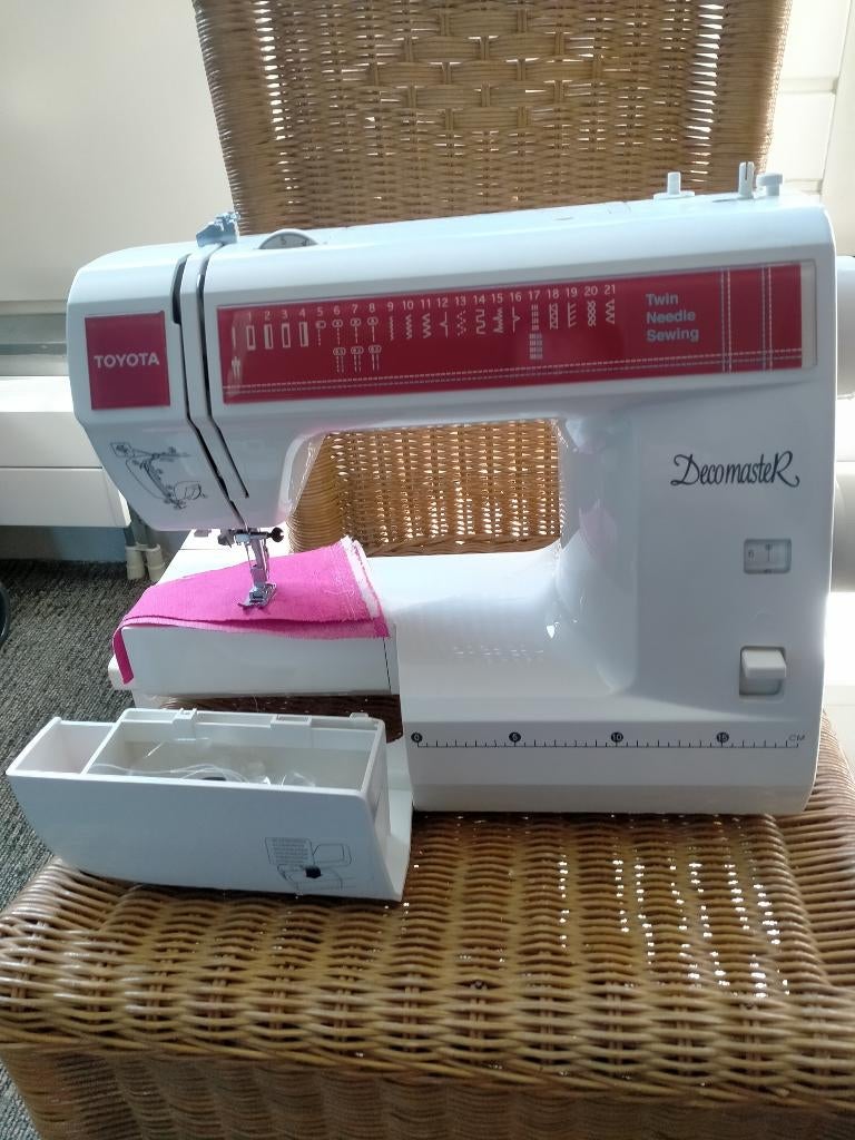 naaimachine, Hobby en Vrije tijd, Naaimachines en Toebehoren, Ophalen, Zo goed als nieuw, Naaimachine, Overige merken