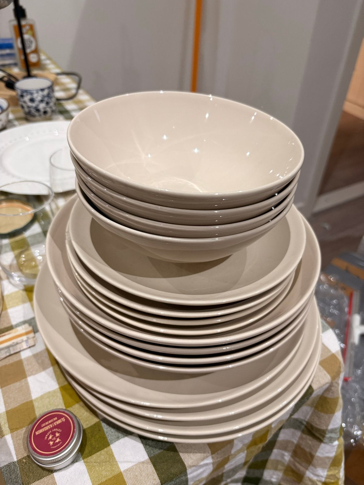 IKEA FÄRGKLAR 16-delig servies, glanzend beige, Ophalen, Gebruikt, Keramiek, IKEA