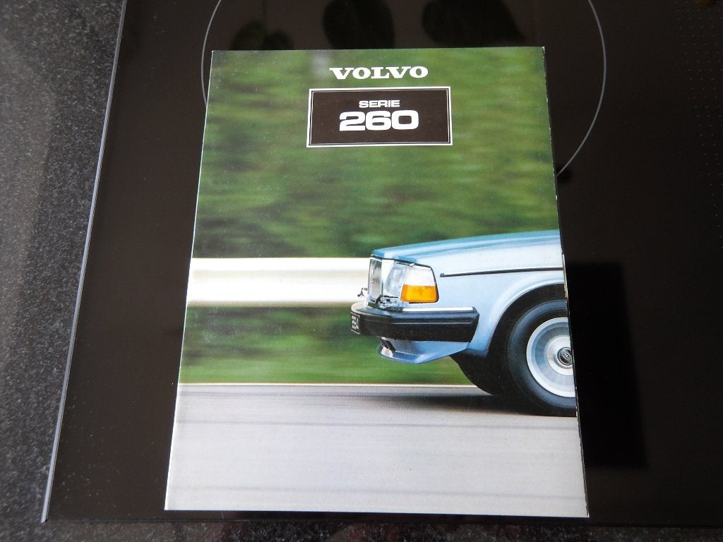 Folder Volvo serie 260, Verzenden, Zo goed als nieuw, Volvo