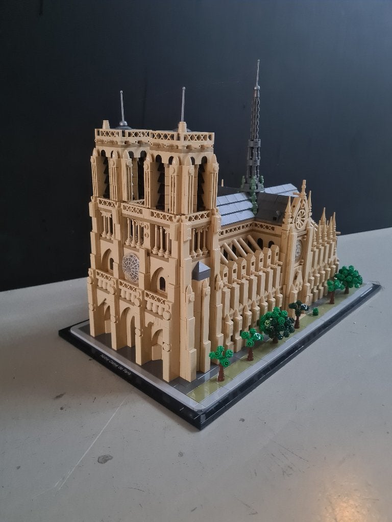 Te huur: Lego Notre Dame 21061, Kinderen en Baby's, Speelgoed | Duplo en Lego, Compleet, Gebruikt, Lego, Architecture