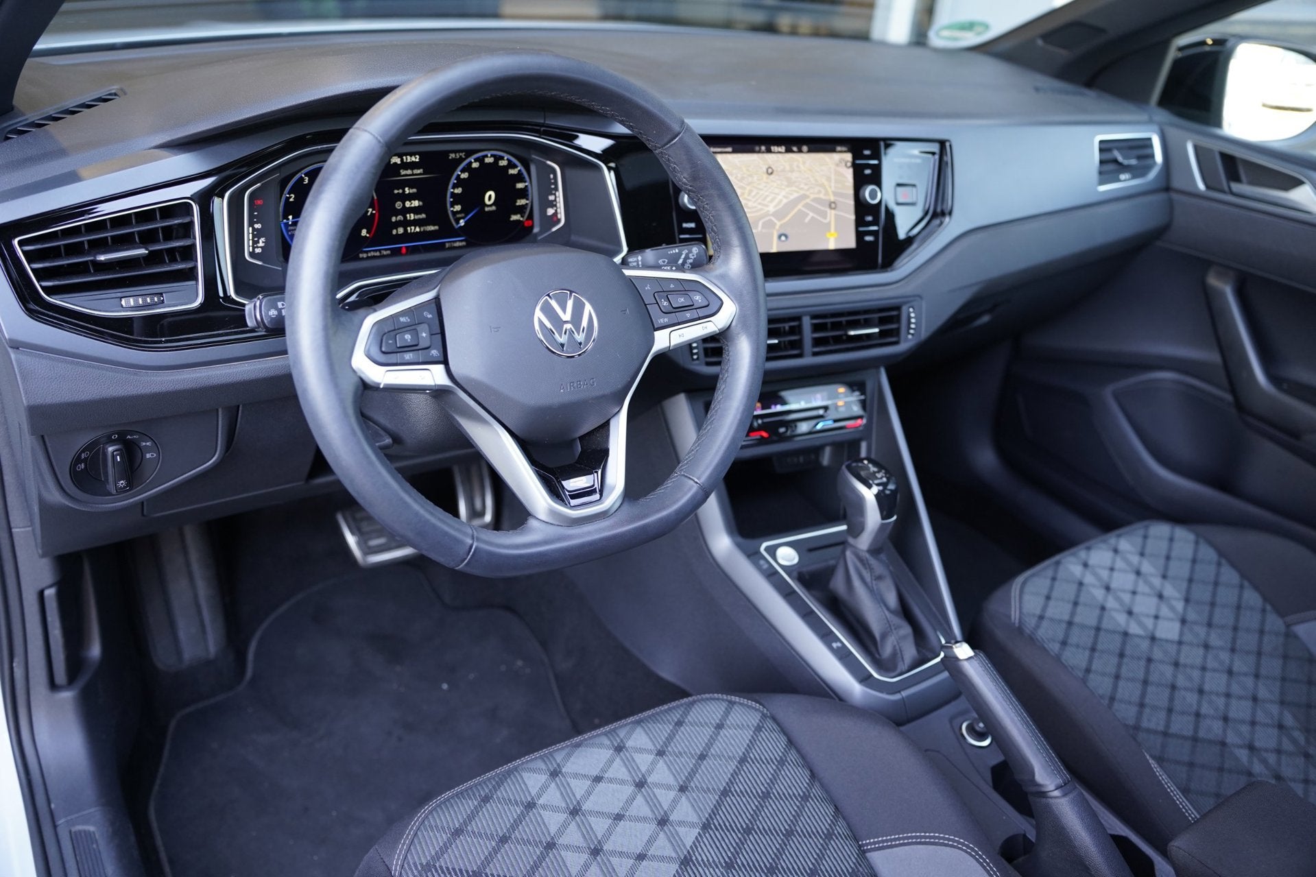Volkswagen Taigo 1.0 TSI 2x R-Line DSG Pano IQ Matrix Led Ca, Auto's, Gebruikt, Wit, Origineel Nederlands, Bedrijf