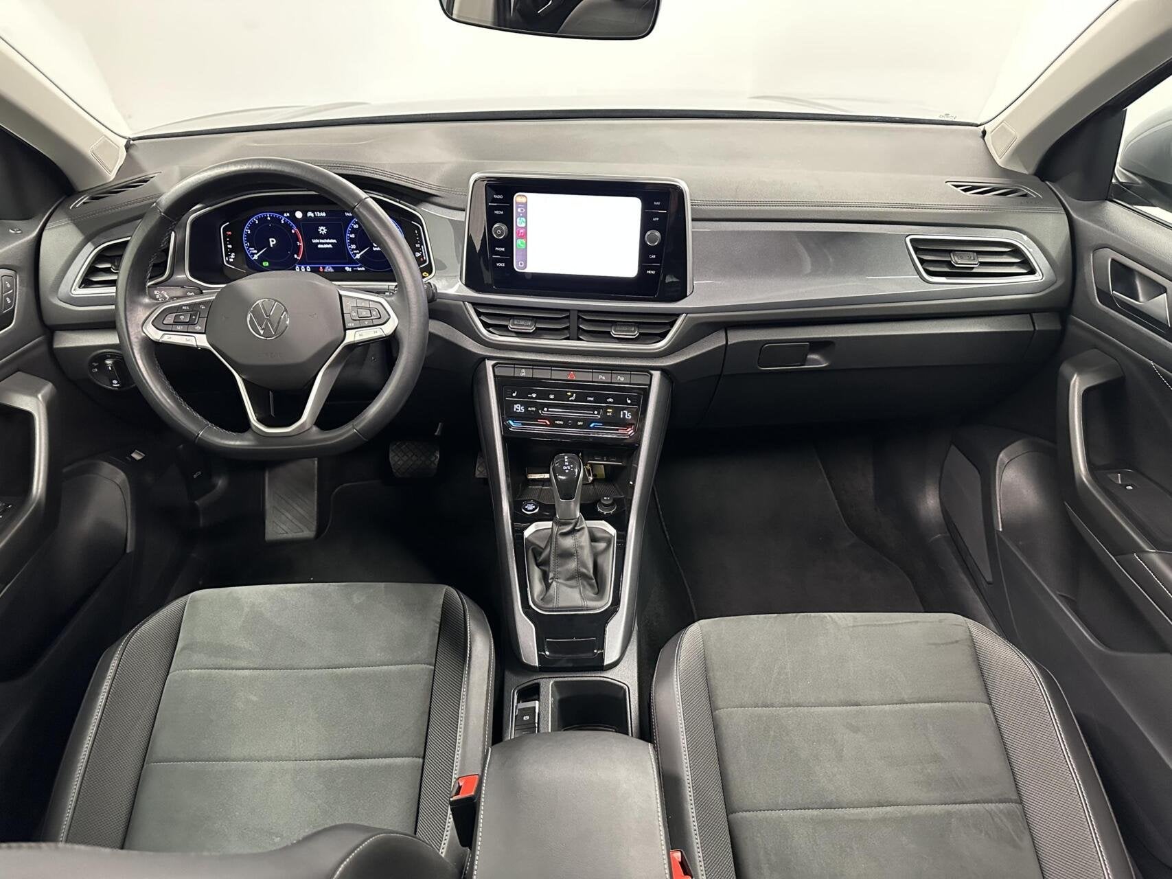 Volkswagen T-Roc 1.5 TSI R-Line Business+ PANO CARPLAY ADAPT, Auto's, Stof, Euro 6, 4 cilinders, 1253 kg