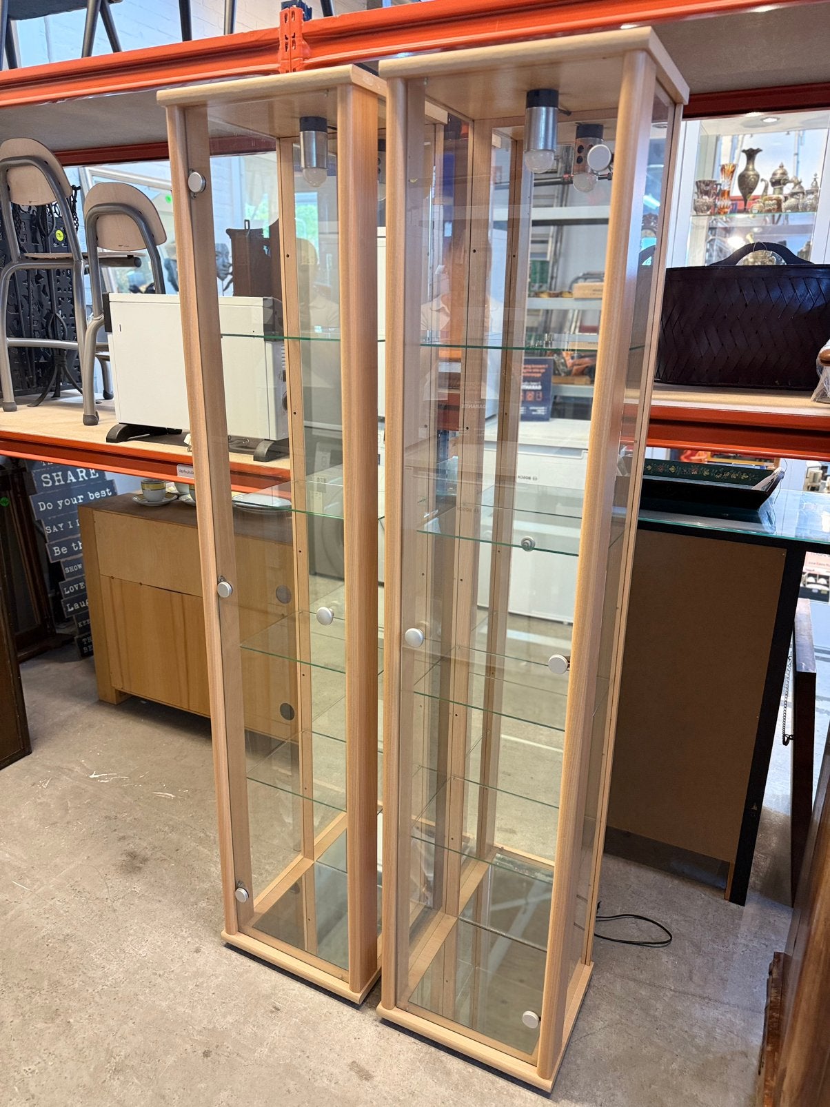 2x IKEA vitrinekasten, Ophalen, Zo goed als nieuw, 25 tot 50 cm
