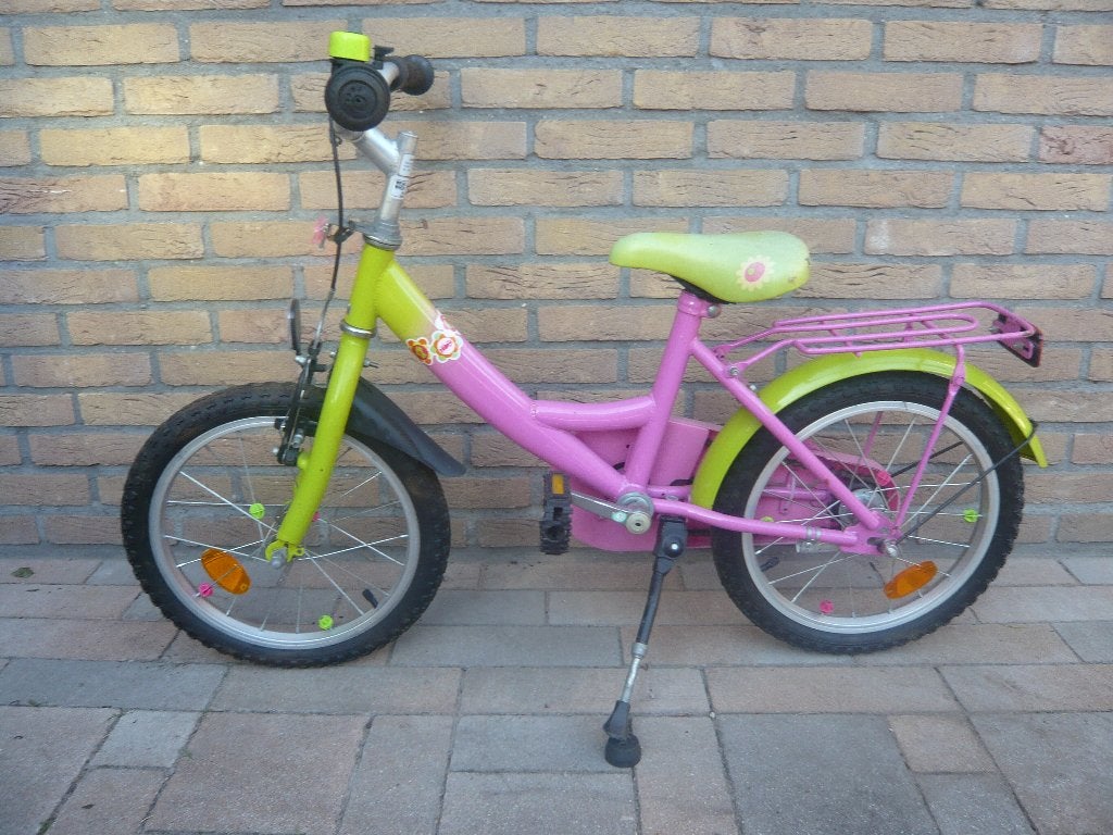16 " kinderfiets  rose/groen handrem en terugtraprem 85 euro, Fietsen en Brommers, Fietsen | Kinderfietsjes, Ophalen, Gebruikt