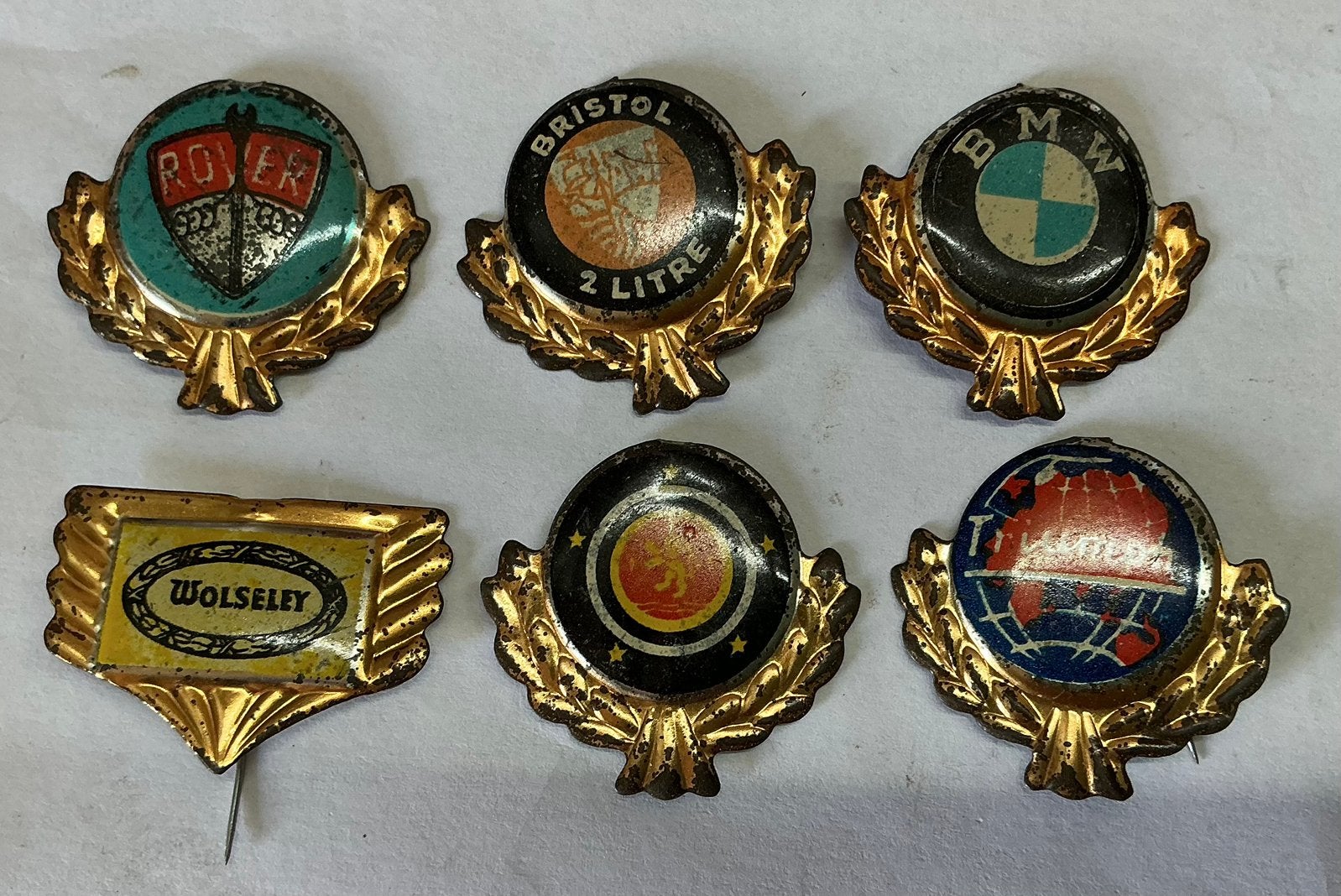 Aantal oude auto/motor speldjes jr 50, Ophalen of Verzenden, Gebruikt, Merk, Speldje of Pin