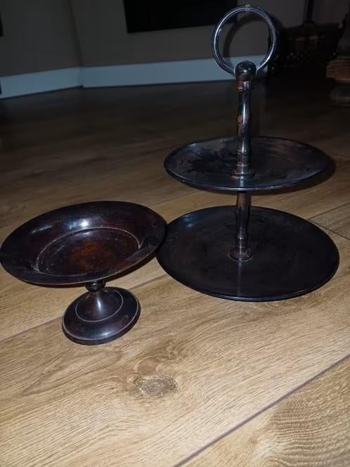 D. Bruine set metalen etagère en schaaltje op voet, Ophalen of Verzenden, Gebruikt