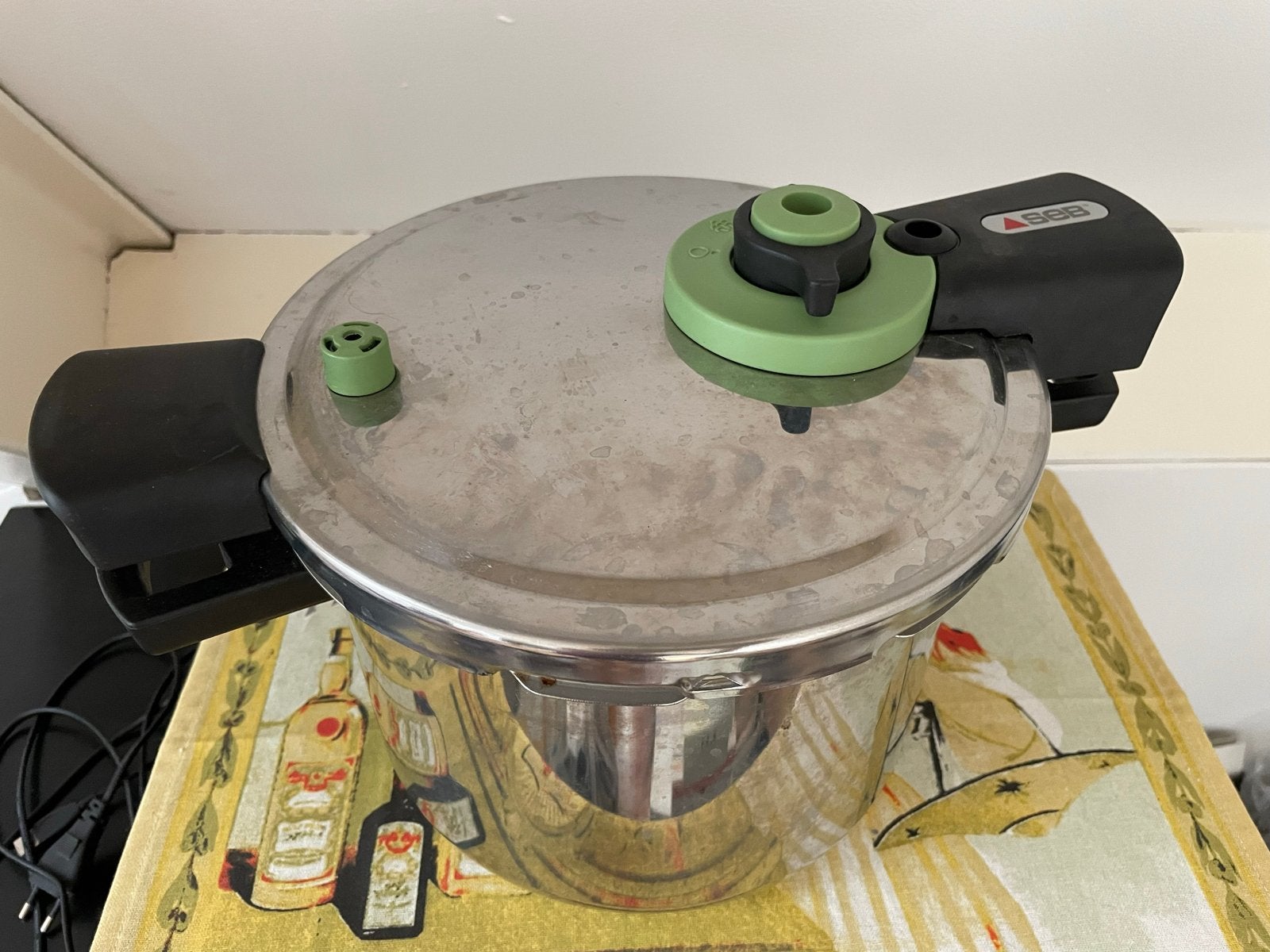SEB Classic Vitaly Snelkookpan - 4.5L, Ophalen of Verzenden, Gebruikt, Rvs, Snelkookpan