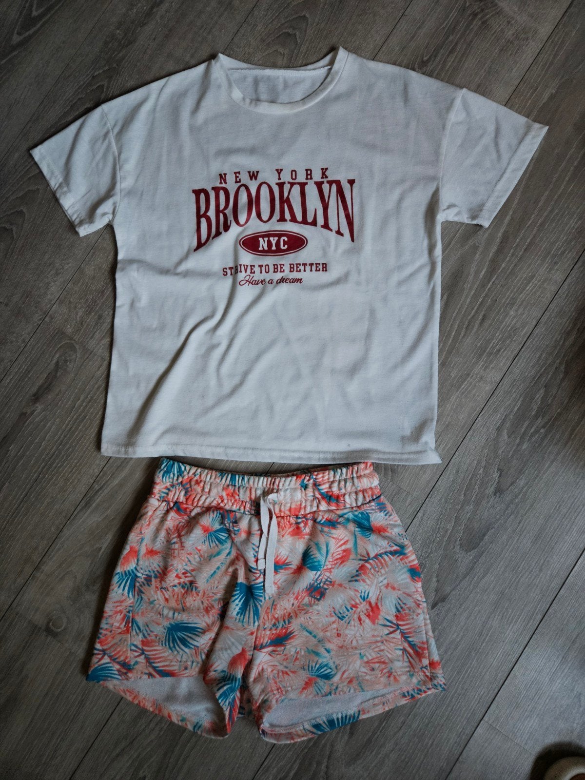 Zomerse set: T-shirt Brooklyn & shorts maat 164-170, Kinderen en Baby's, Kinderkleding | Maat 164, Gebruikt, Meisje, Ophalen of Verzenden