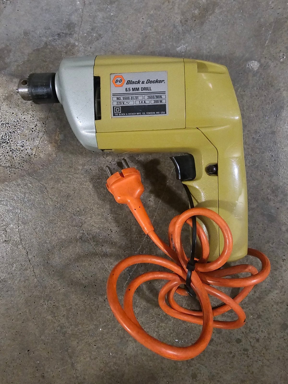 Vintage Black & Decker als decoratief of voor verzamelaars, Ophalen, Gebruikt, Boormachine
