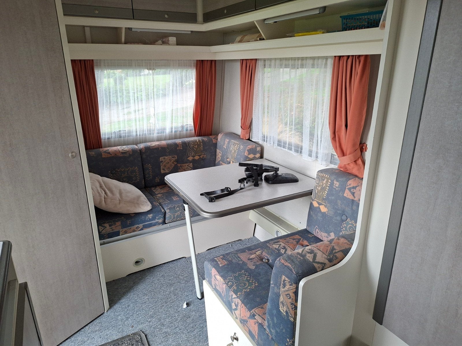 Foto 4 van Kip Grey-Line 41 TZ-  luxe caravan