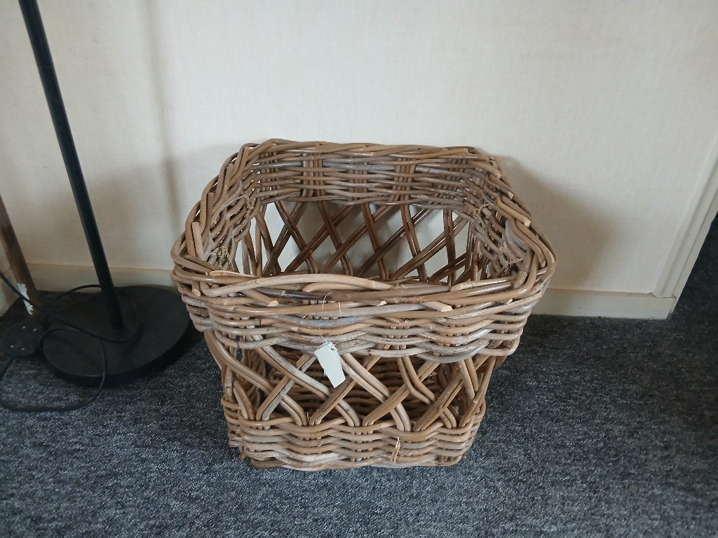 Rotan mand, Ophalen, Zo goed als nieuw, Rond, Riet
