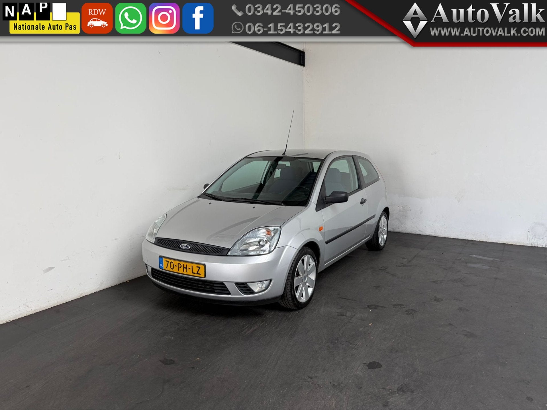 Ford Fiesta 1.3 Futura (bj 2004), Auto's, Ford, 1299 cc, 4 cilinders, Origineel Nederlands, Bedrijf