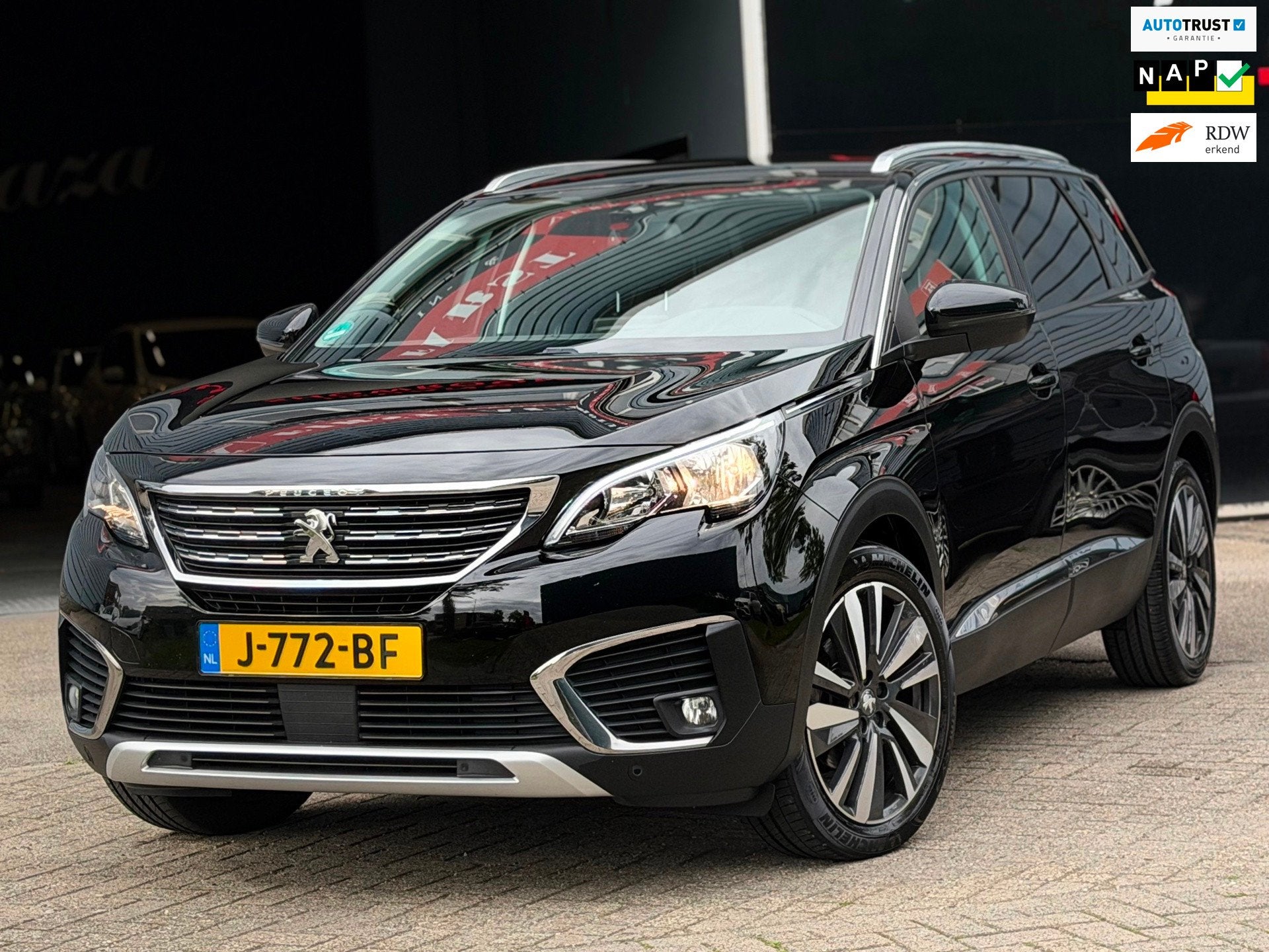 Peugeot 5008 1.2 PureTech Blue Lease Premium Avantage AUTOMA, Dealer onderhouden, Gebruikt, 1199 cc, Automatische klimaatregeling