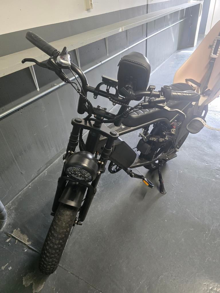 Ouxi V8 Fatbike - Goede staat, achterlicht ontbreekt, Fietsen en Brommers, Elektrische fietsen, 59 cm of meer, Ophalen of Verzenden